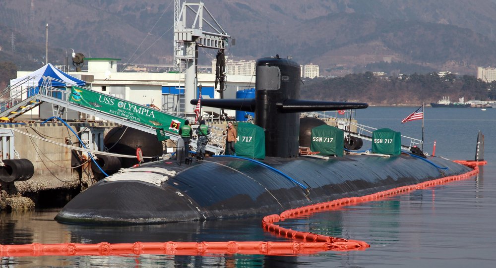 Esta foto tirada em 2 de fevereiro de 2015 mostra submarino norte-americano USS Olympia (SSN-717) na base naval sul-coreana em Changwon