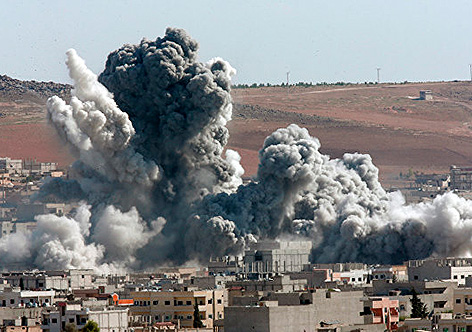 Ataque aéreo americano contra a cidade de Kobane, em 2105