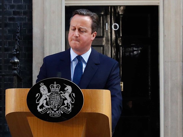 O primeiro-ministro britânico David Cameron durante pronunciamento após referendo decidir que Reino Unido vai abandonar a União Europeia (Foto: Stefan Wermuth / Reuters)