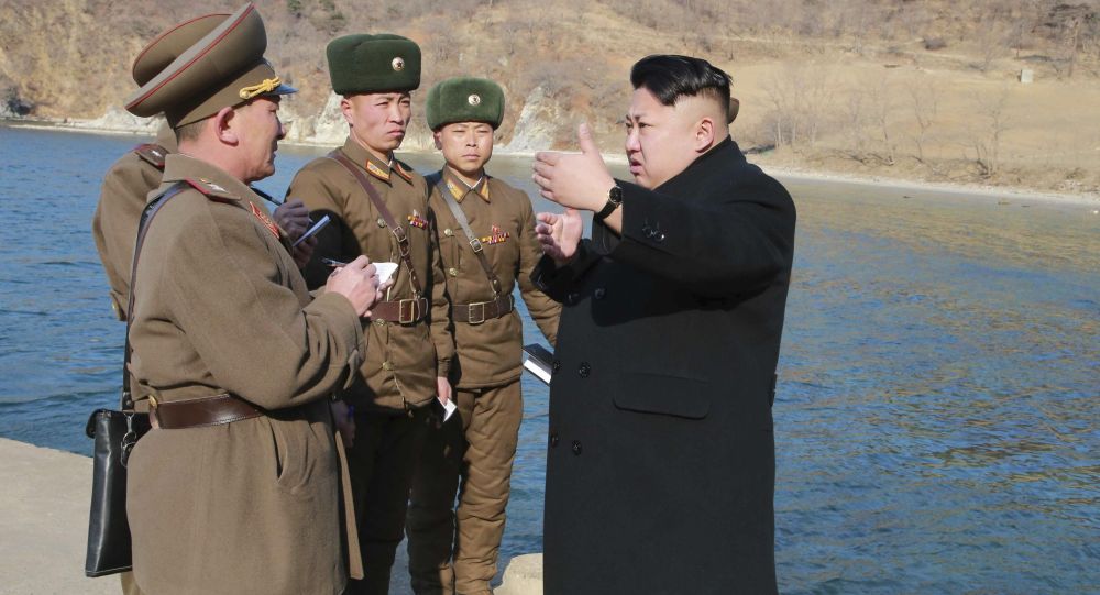 Líder norte-coreano Kim Jong-un durante a inspeção do Exército