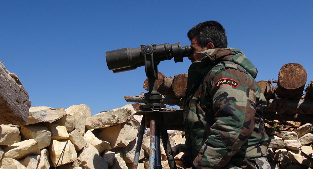 Soldado sírio perto de Latakia