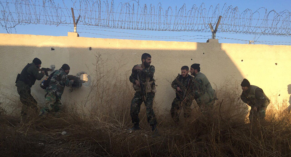 Exército sírio realiza uma operação especial nos subúrbios leste de Damasco, Síria, 22 de dezembro de 2015