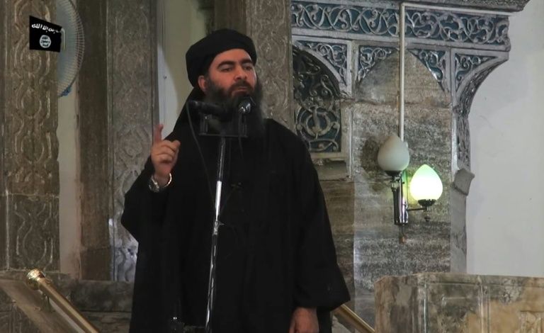 O líder do grupo Estado Islâmico, Abu Bakr al-Baghdadi, na cidade de Mossul, em julho de 2014.