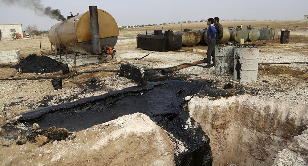 Refinaria de petróleo em Marchmarin, na Síria