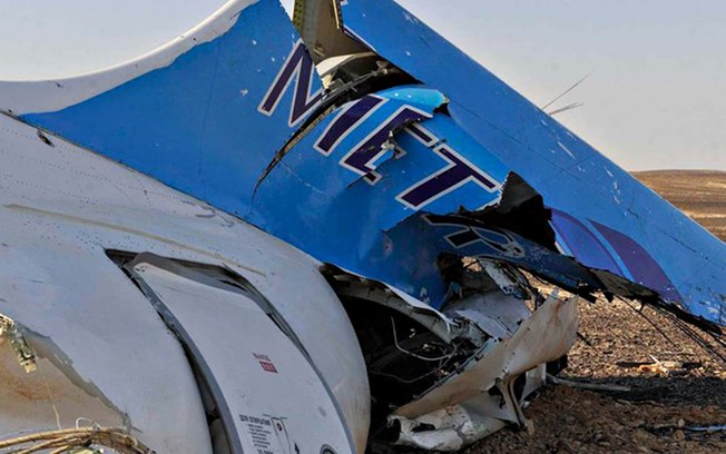 Destroços do avião da companhia aérea Metrojet na Península do Sinai: EI reivindica autoria