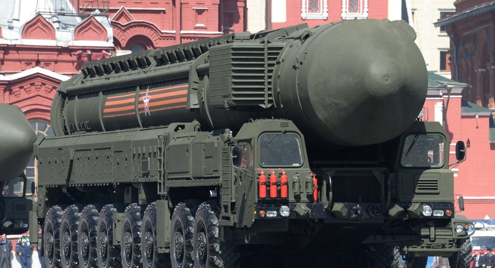 Míssil balístico intercontinental An RS-24 Yars / SS-27 Mod 2 em Moscou