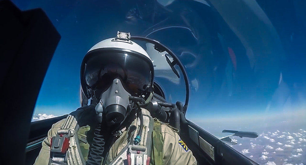Piloto da Força Aeroespacial russa durante voo de combate na Síria