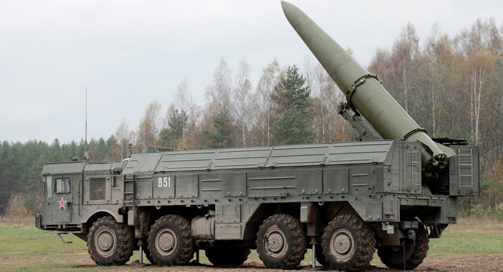 Exercises for installing Iskander missile system