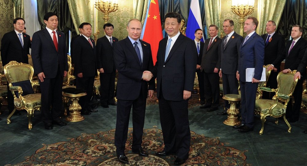 Presidente da Rússia Vladimir e presidente da China Xi Jinping em Moscou