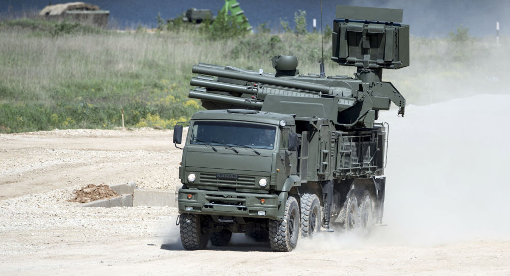 Pantsir-S1 transportado por um 8x8 chassi Kamaz-6560