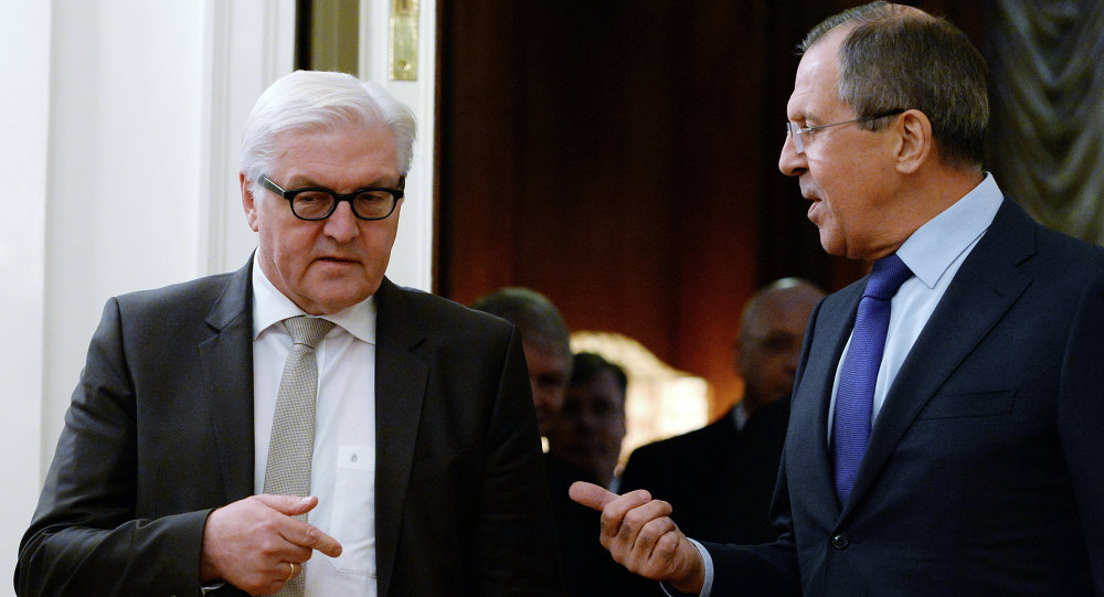 Ministros das Relações Exteriores da Alemanha e Rússia, Frank-Walter Steinmeier e Sergei Lavrov