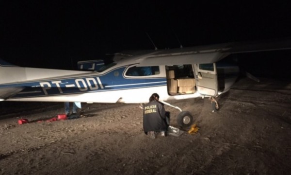 FAB intercepta avião com 361,7 kg de cocaína é interceptado no Ceará