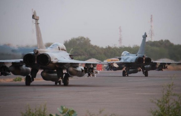 caças Rafale taxiando - foto 2 Min Def França