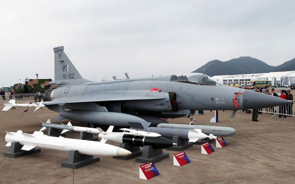 jf-17_thunder_pakistan_air_force_zhuhai_2012_c-400akg_sd-10_ls-6