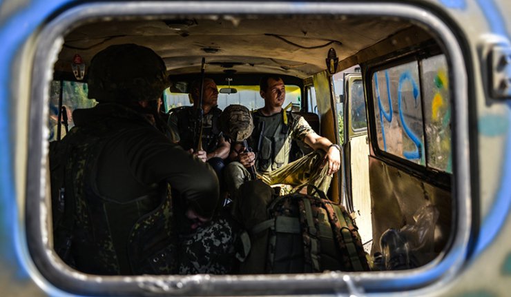 Ucrânia, exército, protesto, ministério da defesa, Kiev, crise, confrontos