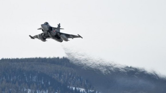 Gripen decolando - foto Forças Armadas da Suécia