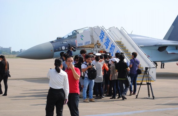 Su-35 pousa em Zhuhai para o Airshow China 2014 - foto 2 Sukhoi