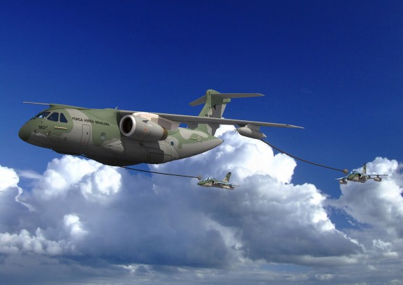 KC-390 reabastecendo em voo - ilustração Embraer