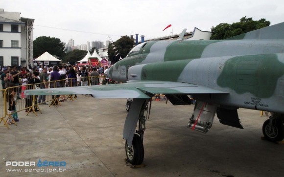 Domingo Aéreo PAMA-SP 2014 - caça F-5EM 4839 fora do Hangar 3 - foto 5 Nunão - Poder Aéreo