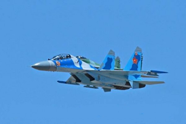 A força aérea do Cazaquistão herdou da URSS cerca de 26 caças Su-27BM2.