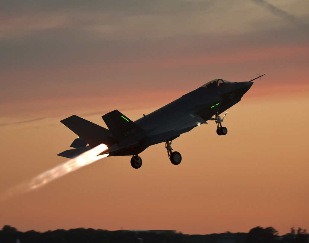 F-35C Night Flight_02