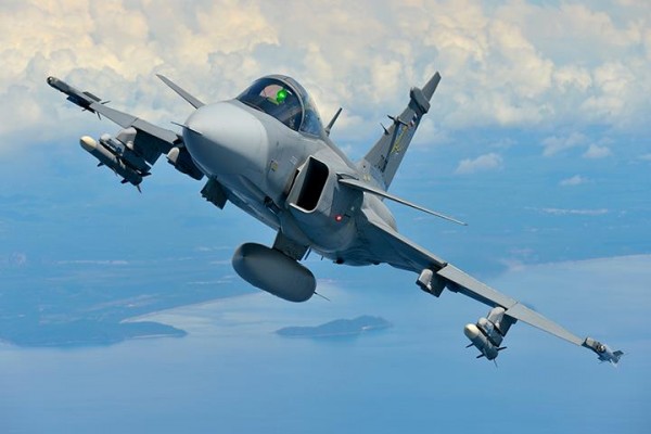 RTAF_Gripen_02