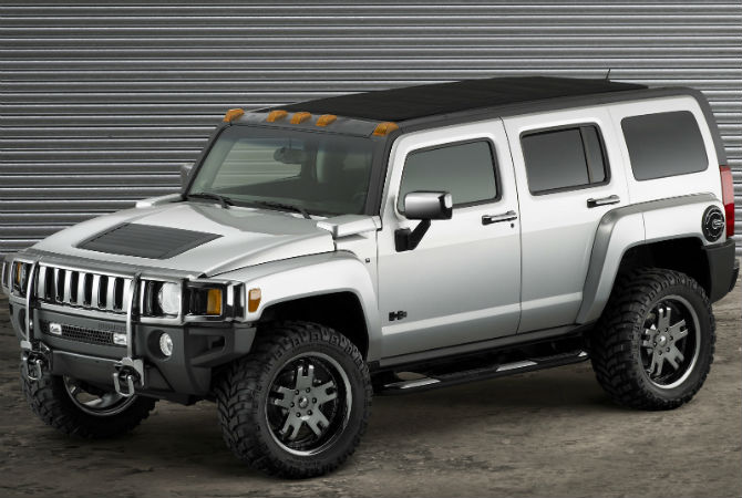 Hummer H3 de 2007, desenvolvido para a Guerra do Golfo, tem motor V8 de 242 cv 